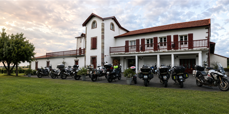 Relais pour motards au Pays Basque – Hôtel MENDY à Saint-Jean-le-Vieux, près de Saint-Jean-Pied-de-Port - Hotel Mendy, hotel à St jean Pied de Port