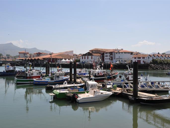 La Côte Basque proche de l'Hôtel 2 étoiles restaurant Mendy, hôtel de charme à Saint Jean le Vieux proche de Saint Jean Pied de Port, Pyrénées Atlantiques