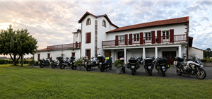 Hôtel MENDY – accueil des motards au Pays Basque, près de Saint-Jean-Pied-de-Port - Hotel Mendy, hotel à St jean Pied de Port